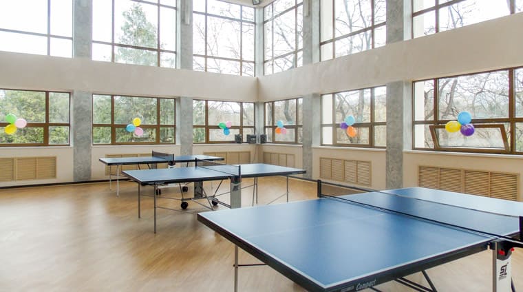 Столы для игры в настольный теннис в санатории Центросоюз в Кисловодске 